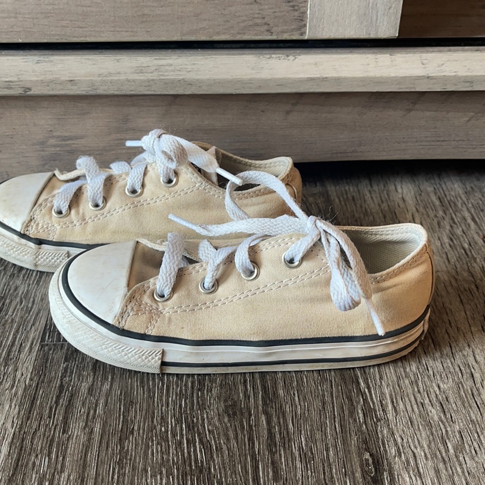 Toddler Tan Converse Shoes Size 9